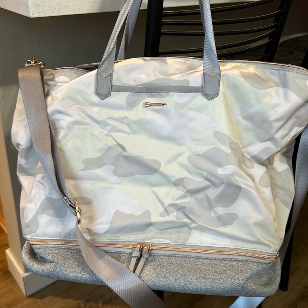 Crush it bag-light camo with lower shoe compartment